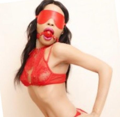 Foto di nudo di fuga di OnlyFans di Naughty Camila