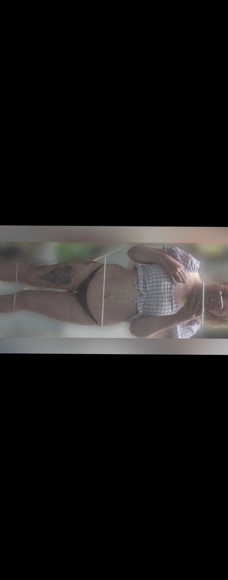 Foto di nudo di fuga di OnlyFans di Megg