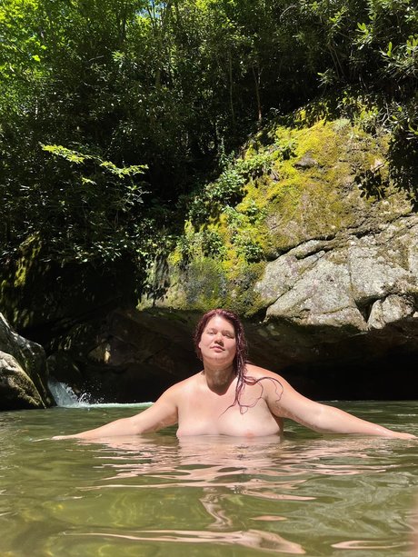 Foto di nudo di fuga di OnlyFans di Nature Nina