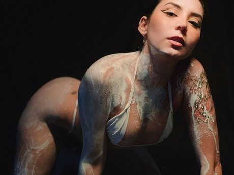 Foto di nudo di fuga di OnlyFans di 