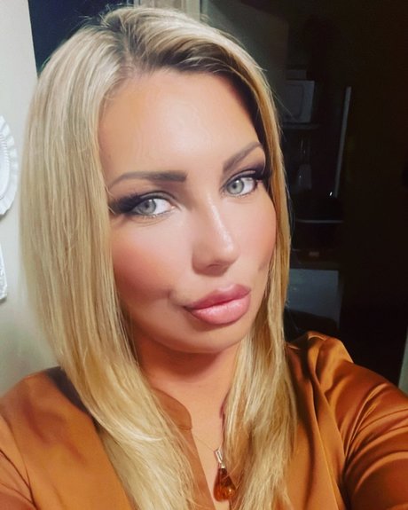 Foto di nudo di fuga di OnlyFans di Shivalove
