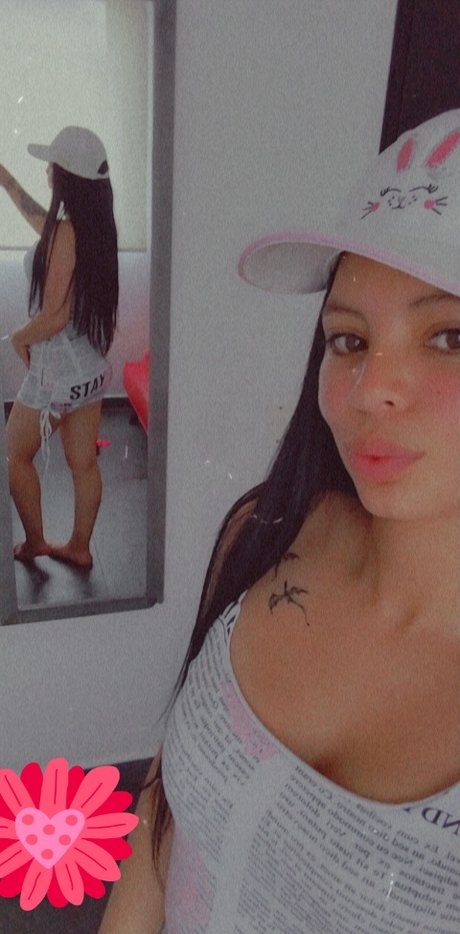 Foto di nudo di fuga di OnlyFans di Nataly Laverde