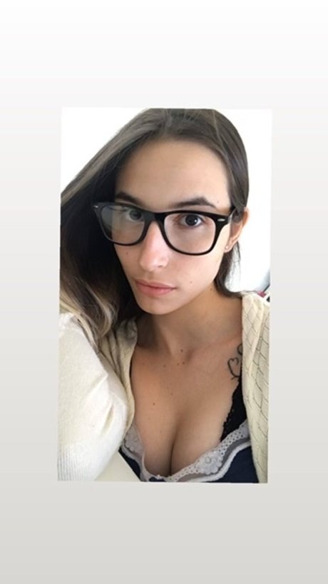 Foto di nudo di fuga di OnlyFans di Naomi Martnez