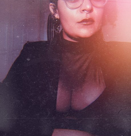 Foto di nudo di fuga di OnlyFans di Naomi