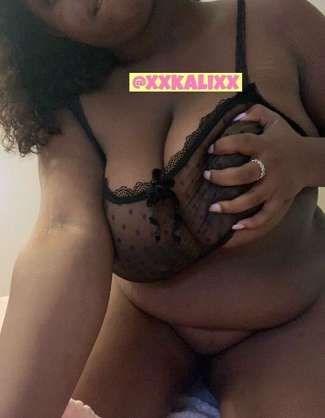 Foto di nudo di fuga di OnlyFans di Xxkalixx