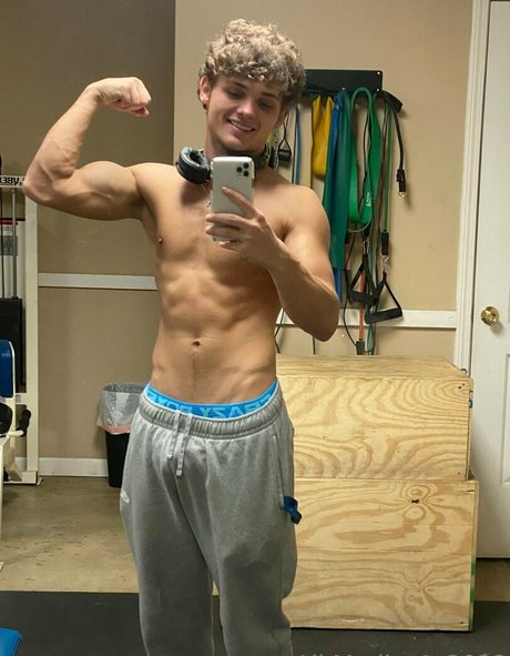 Foto di nudo di fuga di OnlyFans di Taylorsvip