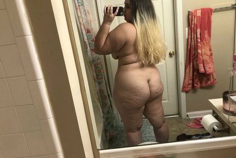 Foto di nudo di fuga di OnlyFans di Peachbabygirl