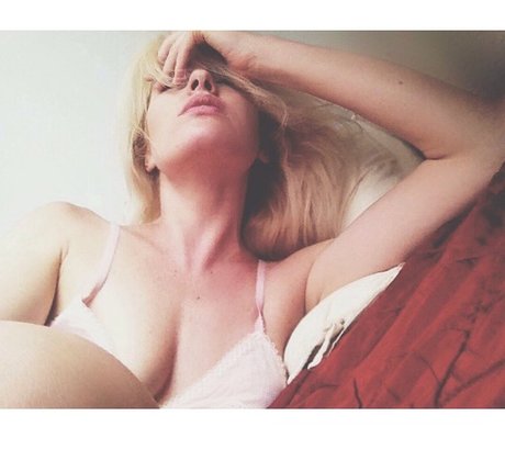 Foto di nudo di fuga di OnlyFans di Adriana Abenia