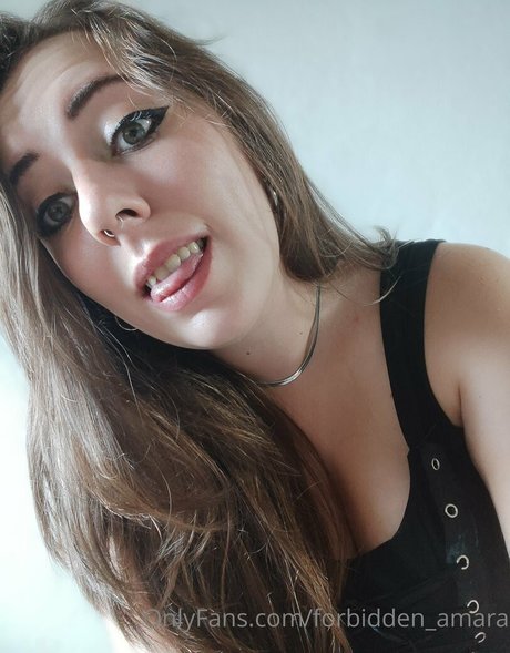Foto di nudo di fuga di OnlyFans di Forbiddenamara