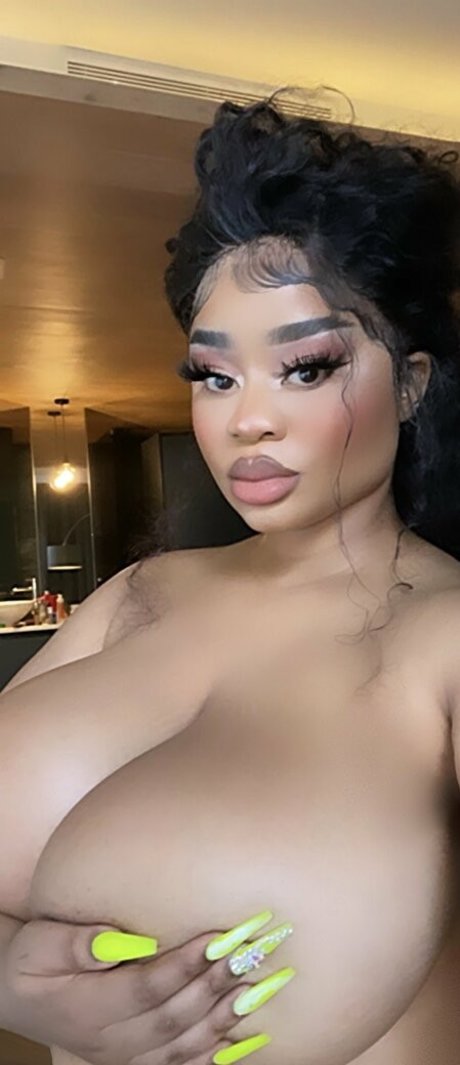 Foto di nudo di fuga di OnlyFans di Kim Tiddies