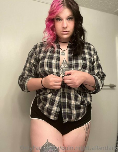 Foto di nudo di fuga di OnlyFans di Quinnightafterdark