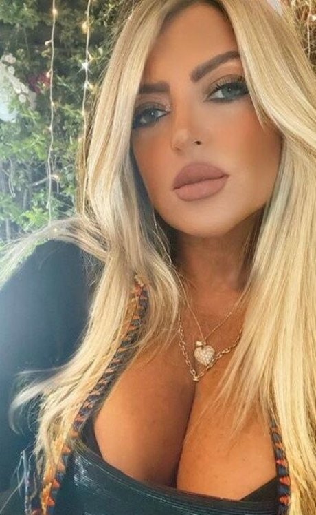 Foto di nudo di fuga di OnlyFans di Flaviana Basta