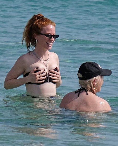 Foto di nudo di fuga di OnlyFans di Jess Glynne