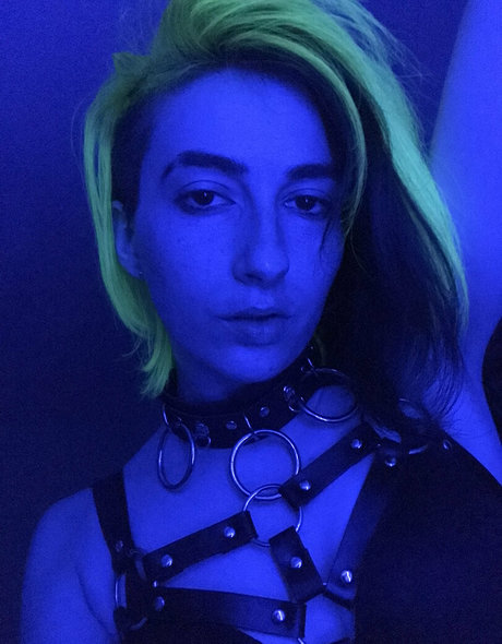 Foto di nudo di fuga di OnlyFans di Deviouslilwolf