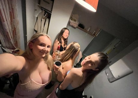 Foto di nudo di fuga di OnlyFans di Katie O