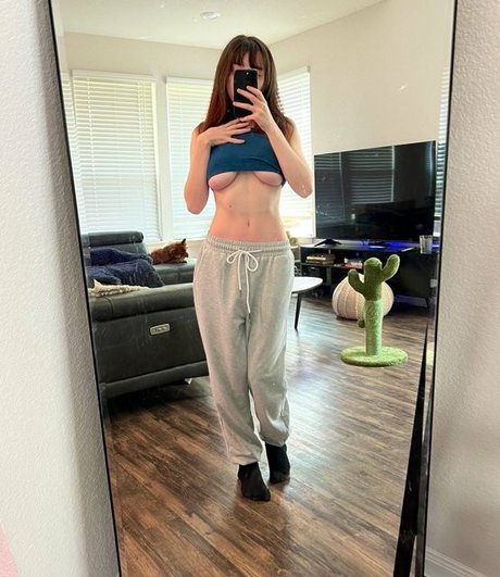 Foto di nudo di fuga di OnlyFans di Emiyuh