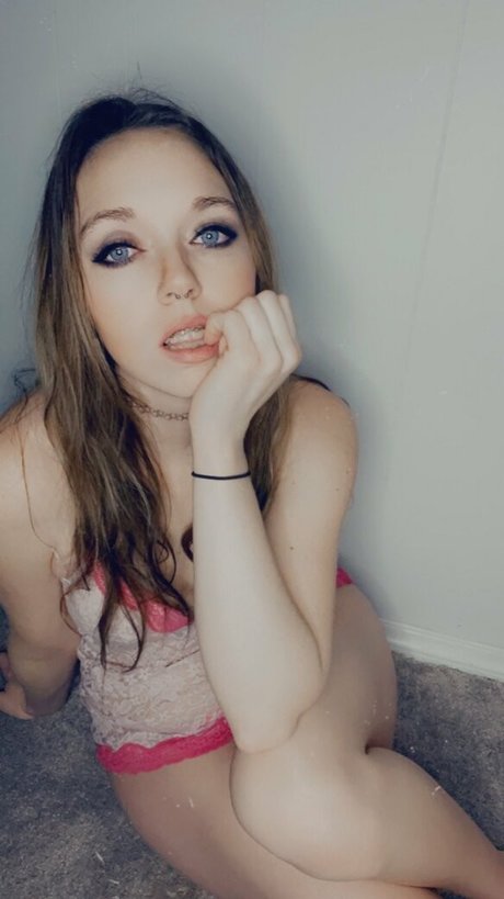 Foto di nudo di fuga di OnlyFans di Allimoona04
