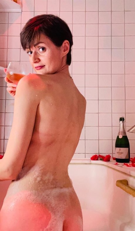 Foto di nudo di fuga di OnlyFans di Mashanova