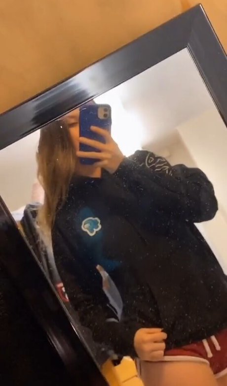 Foto di nudo di fuga di OnlyFans di Izassassin