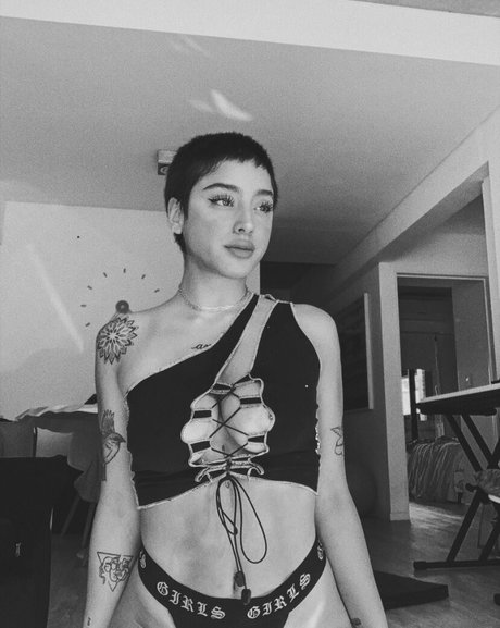 Foto di nudo di fuga di OnlyFans di Belenegri