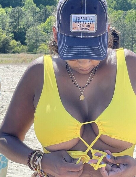 Foto di nudo di fuga di OnlyFans di Sunkissedgrl