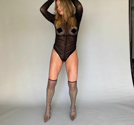 Foto di nudo di fuga di OnlyFans di Luana Piovani