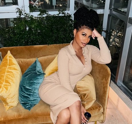 Foto di nudo di fuga di OnlyFans di Taylor Rooks