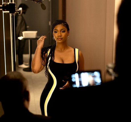 Foto di nudo di fuga di OnlyFans di Taylor Rooks