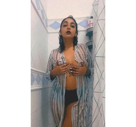 Foto di nudo di fuga di OnlyFans di Fantasyani
