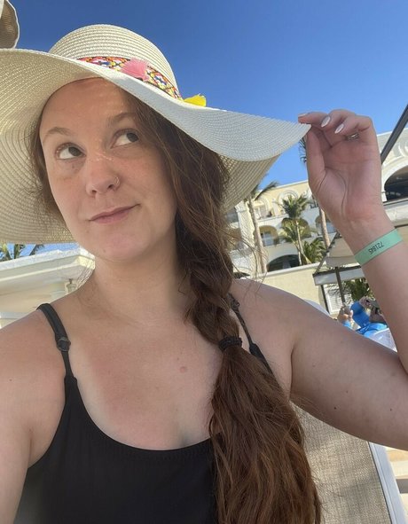 Foto di nudo di fuga di OnlyFans di Ashleigh Burton