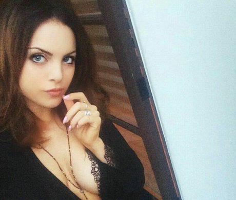 Elizabeth Gillies