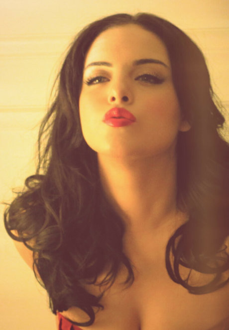 Foto di nudo di fuga di OnlyFans di Elizabeth Gillies