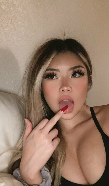 Foto di nudo di fuga di OnlyFans di Linawinaly