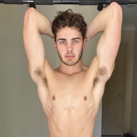 Foto di nudo di fuga di OnlyFans di Oliver Free