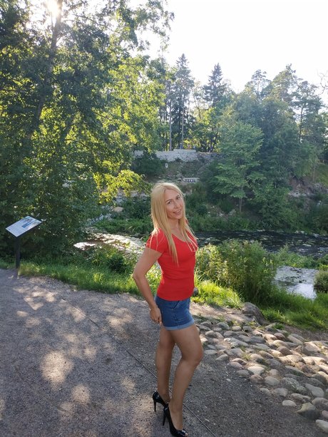 Foto di nudo di fuga di OnlyFans di Laura