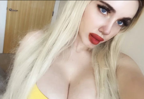 Foto di nudo di fuga di OnlyFans di Olga