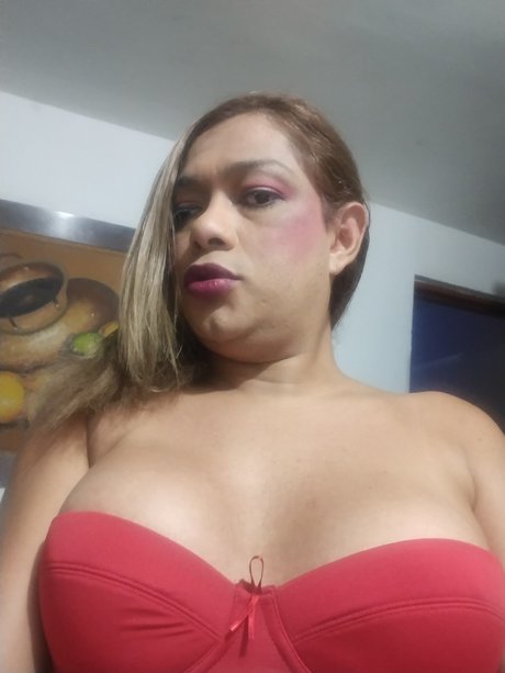 Foto di nudo di fuga di OnlyFans di Olenka