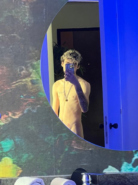 Foto di nudo di fuga di OnlyFans di Ale