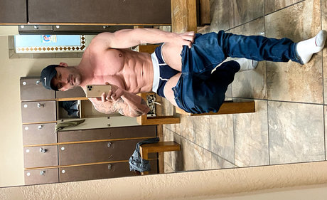 Foto di nudo di fuga di OnlyFans di Jw