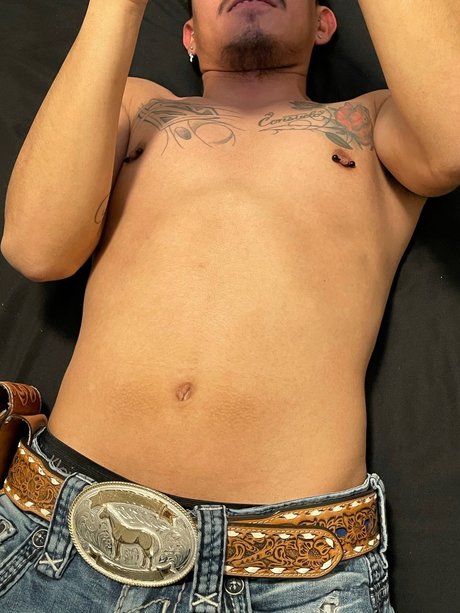 Foto di nudo di fuga di OnlyFans di Limber Solis
