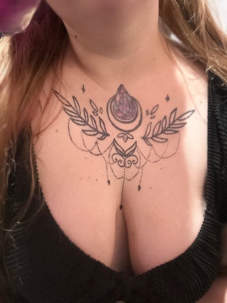 Foto di nudo di fuga di OnlyFans di Nyxpriestess