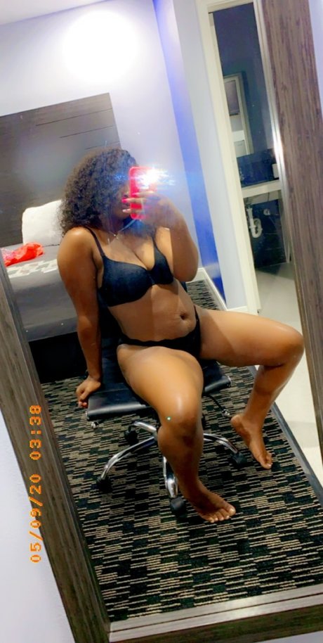Foto di nudo di fuga di OnlyFans di Nunu