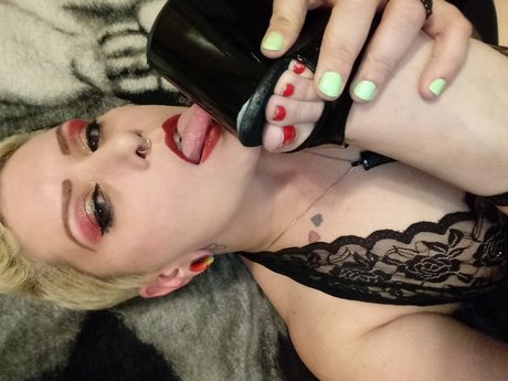 Foto di nudo di fuga di OnlyFans di Nudetarotmuse