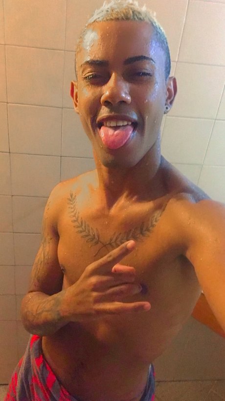 Foto di nudo di fuga di OnlyFans di Natanael Santiago