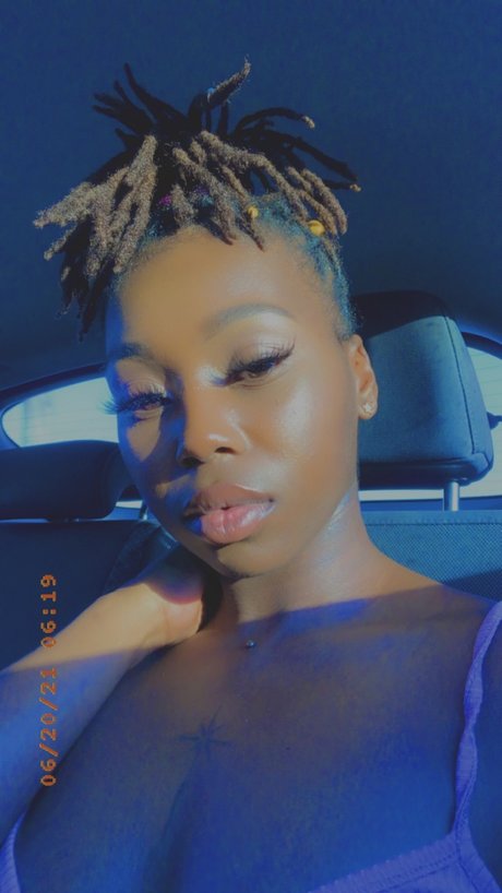 Foto di nudo di fuga di OnlyFans di Nova2222