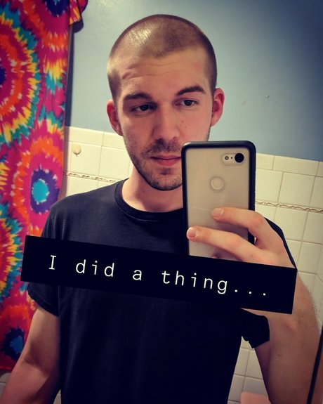 Foto di nudo di fuga di OnlyFans di Justin