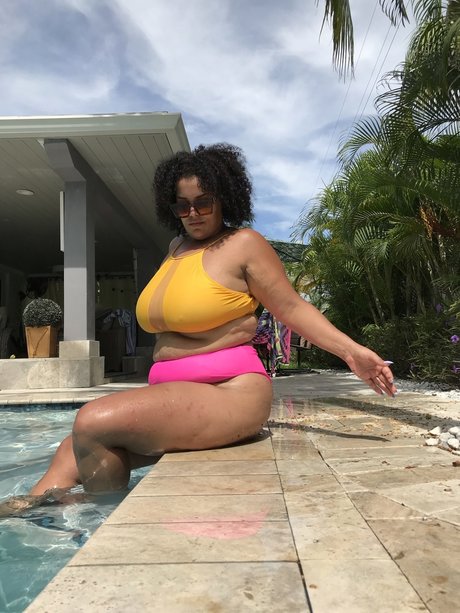 Foto di nudo di fuga di OnlyFans di Gina