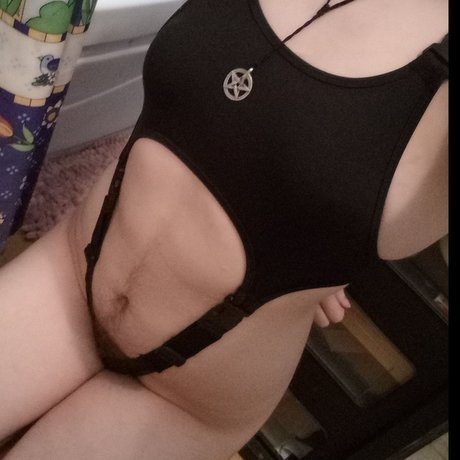 Foto di nudo di fuga di OnlyFans di Gothhole