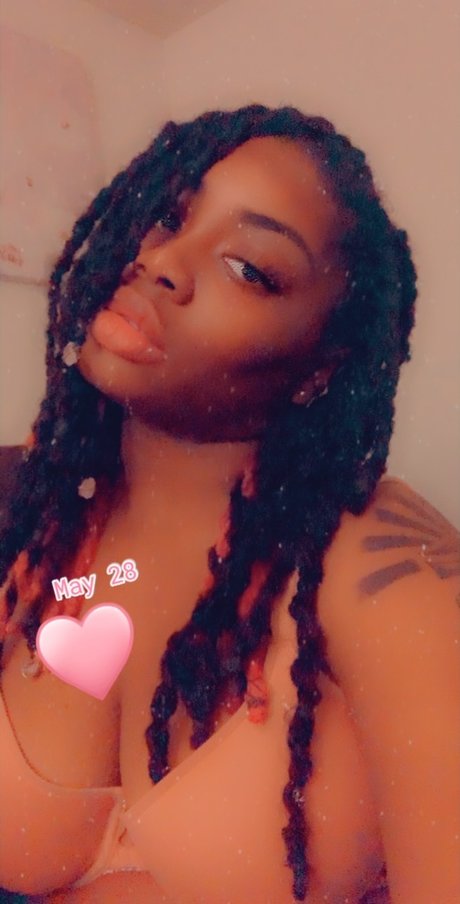 Foto di nudo di fuga di OnlyFans di Nola Darling