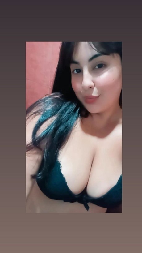 Foto di nudo di fuga di OnlyFans di Giuliana